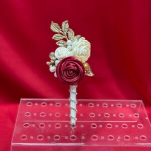 Red and offwhite handmade flower pen
